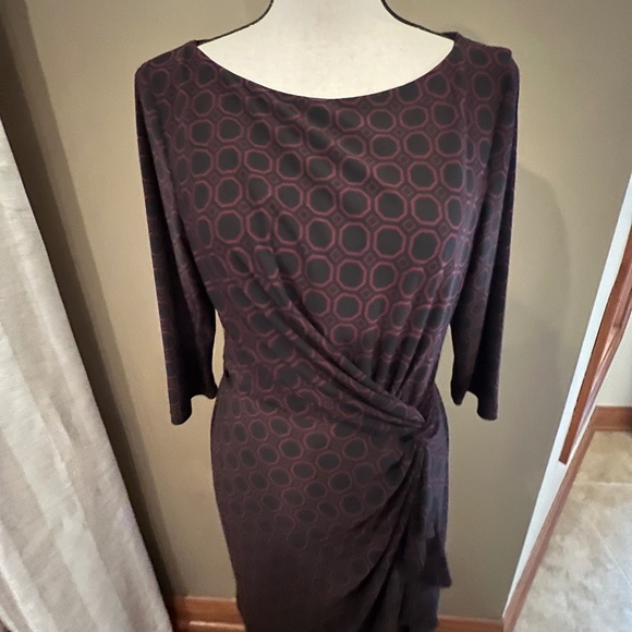 Lauren Ralph Lauren Sheath Geometric Black & Red Rouched Ruffle Dress, Size 12P - Picture 2 of 13